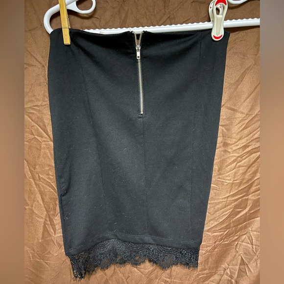 Ardene Lace Pencil Skirt Tight Fit Size Women’s Small US - Picture 2 of 4